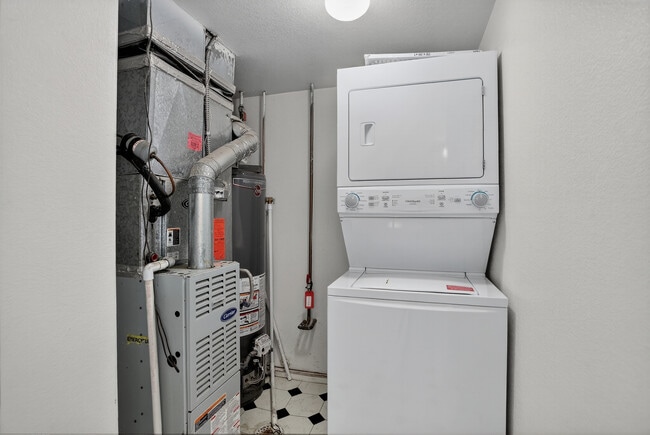 Photo - 4054 Perth St