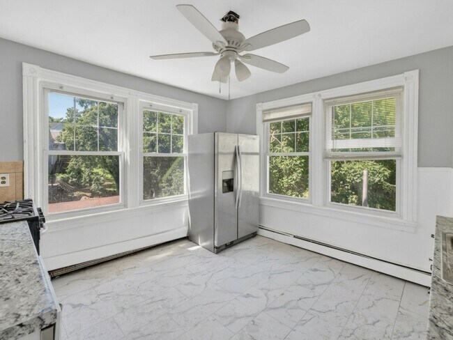 Photo - 195 Laurel Hill Ave Unidad 2