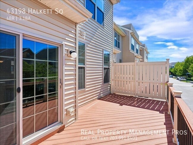 Photo - 43198 Halkett Sq