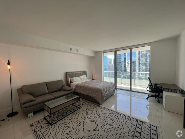 Building Photo - 1300 Brickell Bay Dr Rental