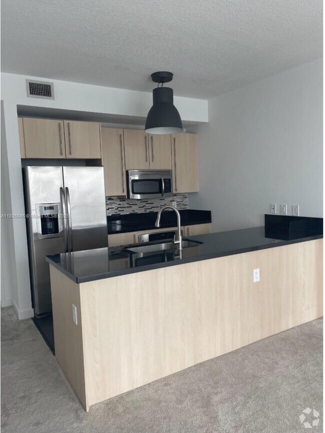 Building Photo - 1111 SW 1st Ave Unit 2822-N Rental