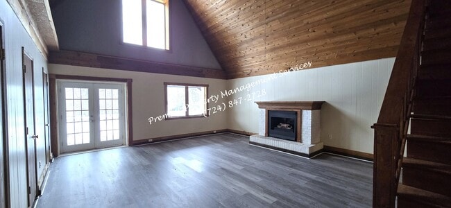 Photo - 114 Bryan St