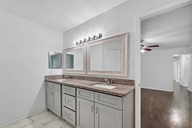 Photo - 1122 Woodbridge Ave