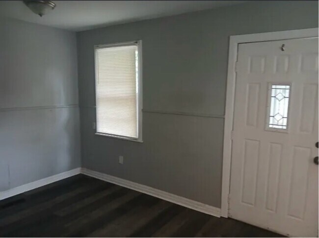 Photo - 907 Crestline Rd NW