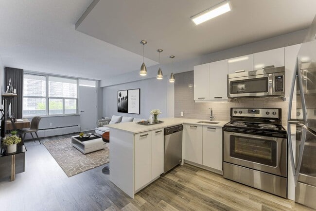 88 Erskine Ave