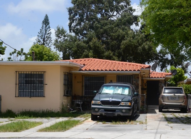 2620 SW 32 Ave - 2622 SW 32nd Ave Apartments