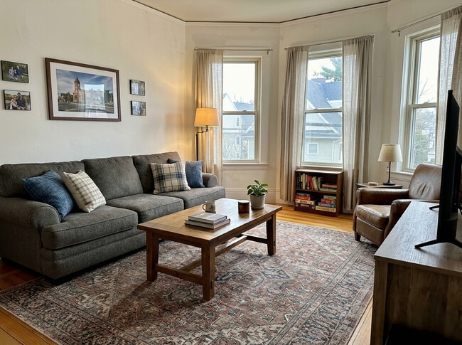 Building Photo - 13-15 Timothy Ave. Unit 3