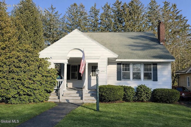 Photo - 1450 Baker Ave
