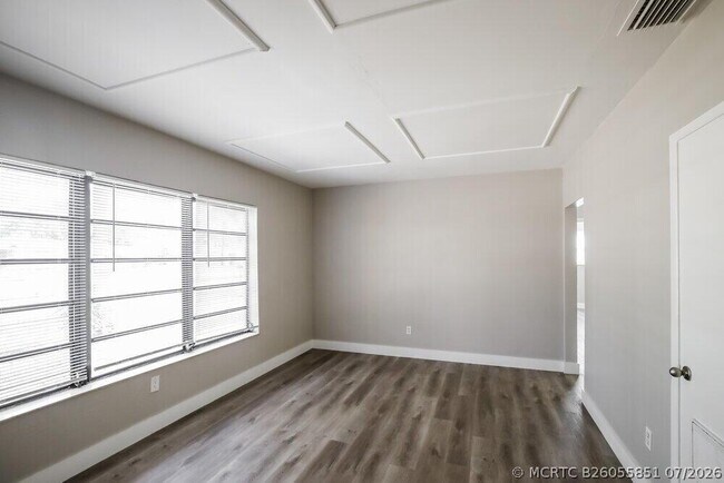 381 Carolina Ave