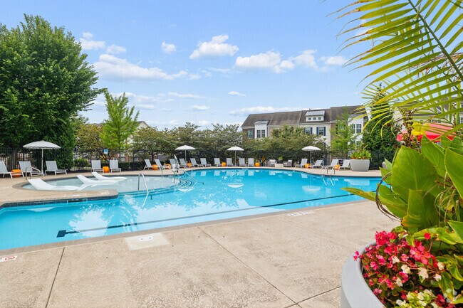 Pool - The Retreat at Market Square