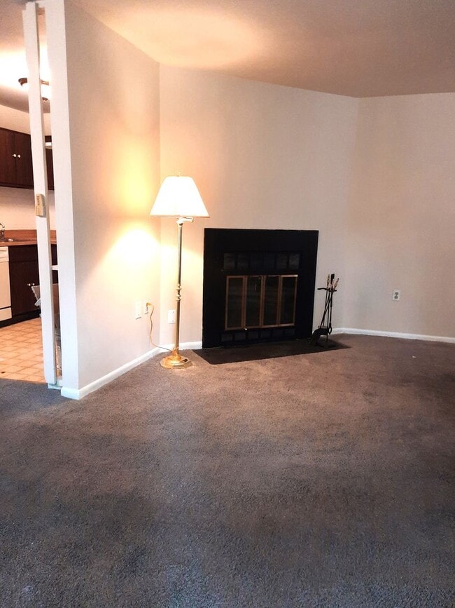 Building Photo - **Spacious 3BR/1BA Condo – Move-In Special...