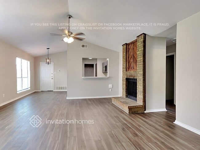 Photo - 1118 Sandalwood Ln