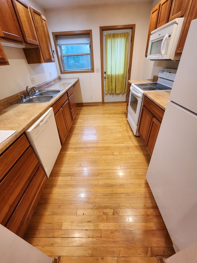 Building Photo - 520-524 S Park St Unit 522-202 Rental