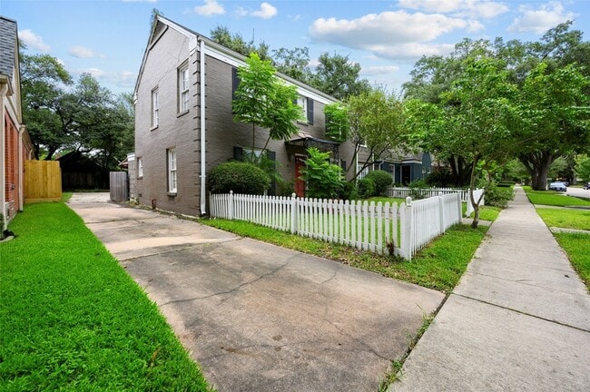 Photo - 1832 Lexington St