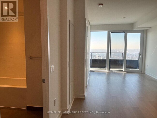 Photo - 448 Burnhamthorpe Rd W Unit 3812