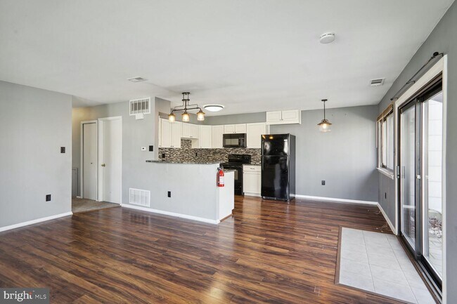 Photo - 115 Beechnut Ct