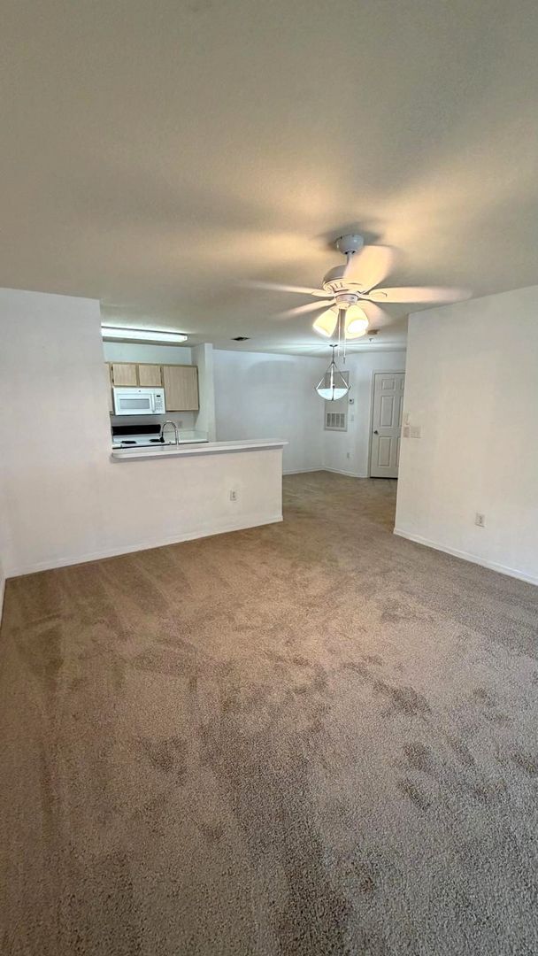 Photo - 5459 Vineland Rd Unit 4104