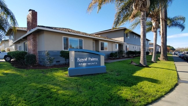 Royal Drive - Royal Palms Apartments