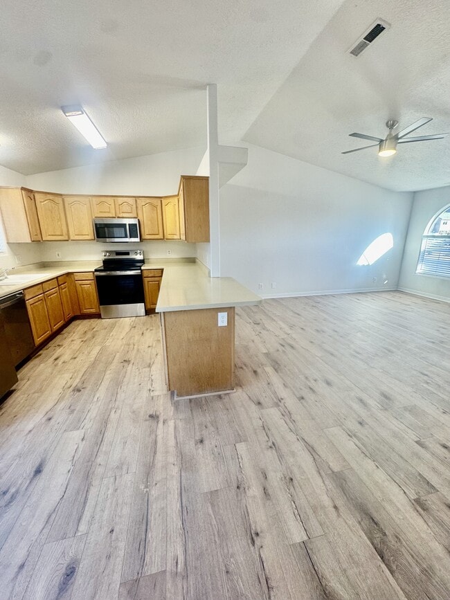 Photo - 1122 E 300 S