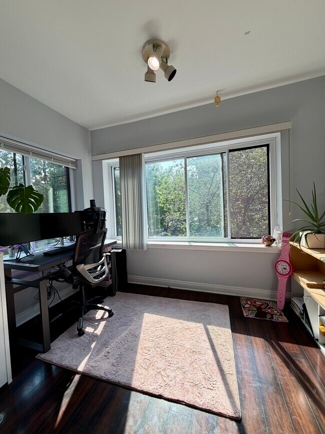 Photo - 906 W Sunnyside Ave
