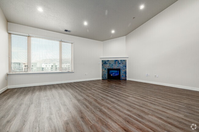 3BR, 2.5BA - 1,853SF - Dining Room - Axis@739