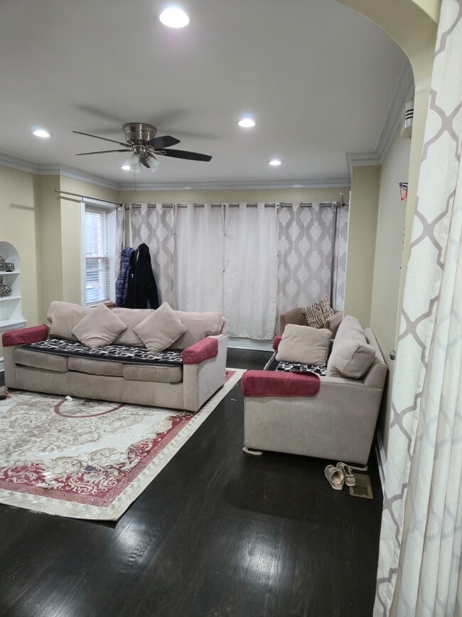 Photo - 5822 N Spaulding Ave Unidad 2