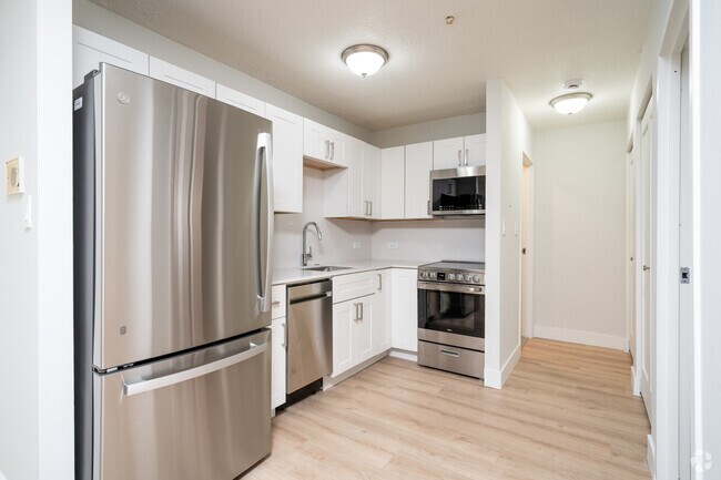Building Photo - 163 Summer St Unit 34 Rental