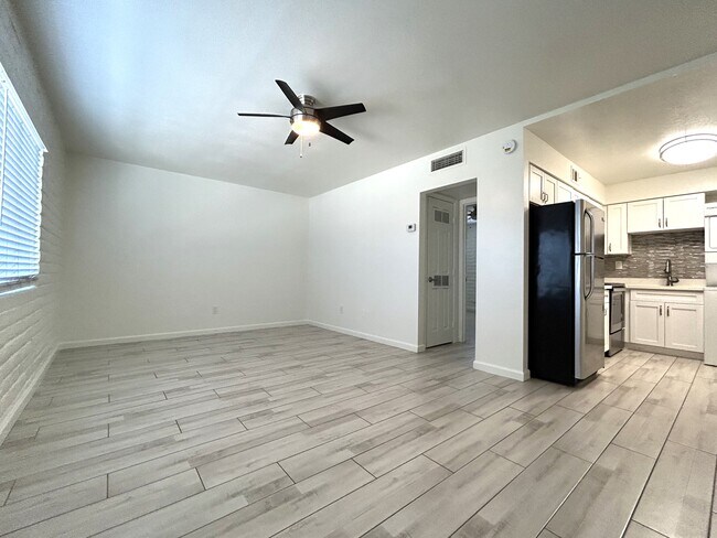 1 bed, 1 bath - Mariposa Manor