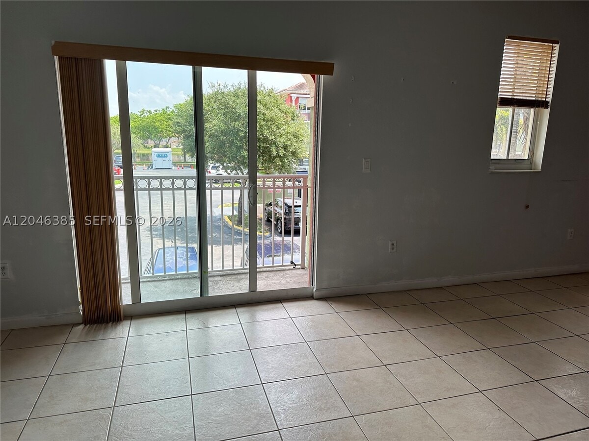 Photo - 11002 NW 83rd St Unit 215