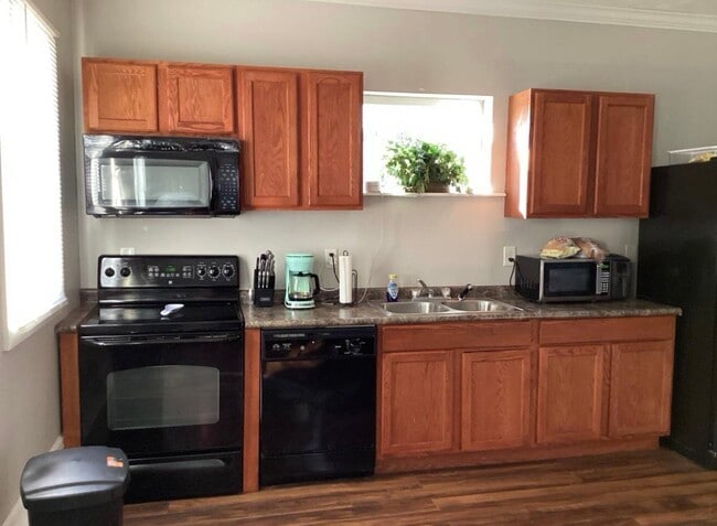 Photo - 3519 Baugh St