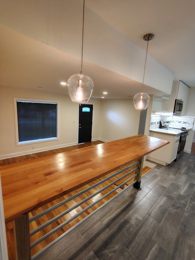 Photo - 3819 Inglewood Cir N