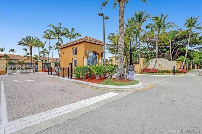 Photo - 9640 NW 2nd St Unidad 5-105