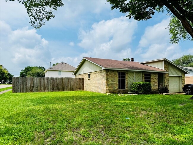 Building Photo - 17118 Amber Ridge Dr