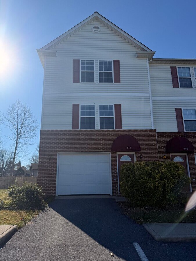 Photo - Beacon Hill Townhouse for Rent