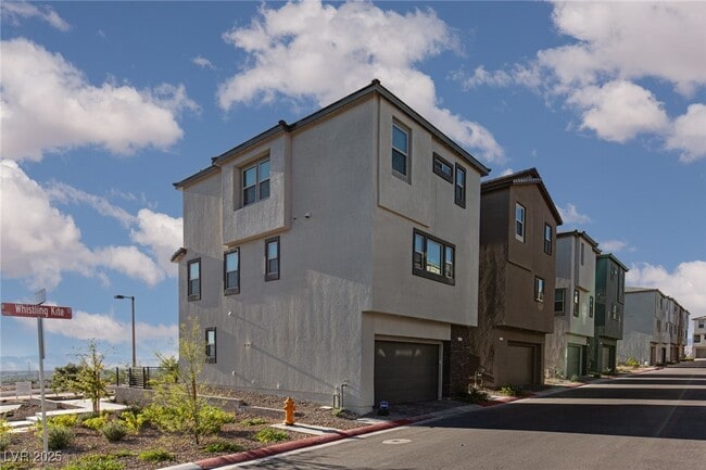 Photo - 1474 Whistling Kite St