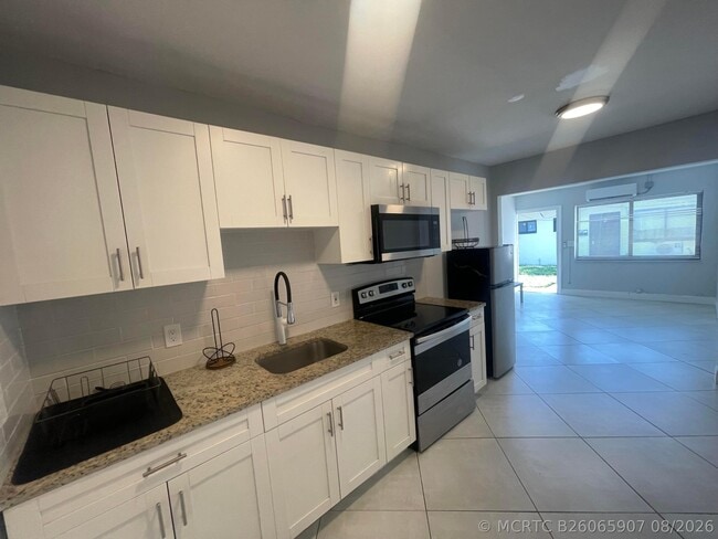 Photo - 841 NW 5th Ave Unit 3