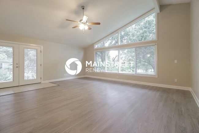 Photo - 4 Bedroom Pet-Friendly Home in Ocoee, FL with Main Street Renewal