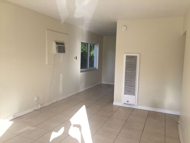 Photo - Nice 2-1 house