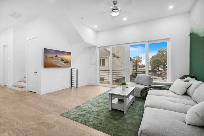 Photo - 2107 McGowen St Unit SI ID1605819P