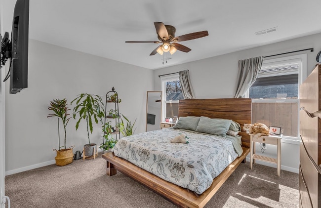 Photo - 916 SW Warren Ave