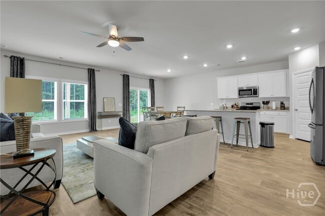Photo - 106 Geranium Wy