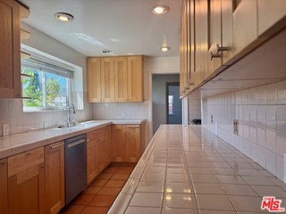 Photo - 8283 4th St