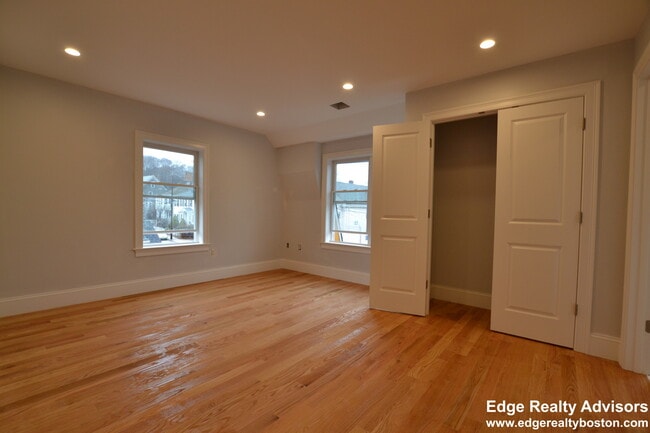 Photo - 16 Bothwell Rd Unit 2