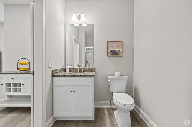 Studio - 532SF - Bathroom