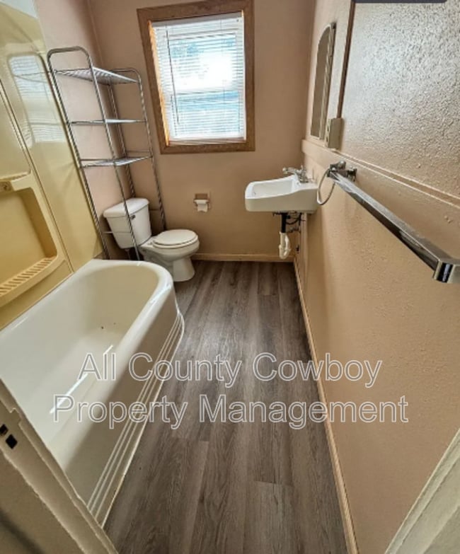 Photo - 513 E Custer St