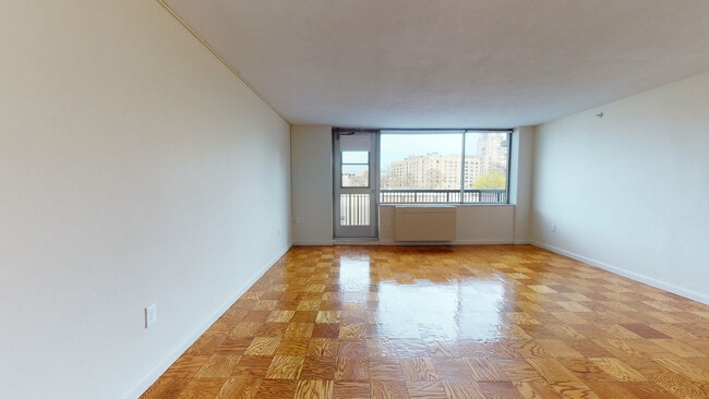 Building Photo - 16 Monmouth Ct