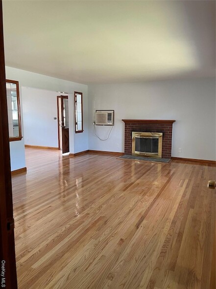 Photo - 26 Nassau Ave Unit 1st Floor