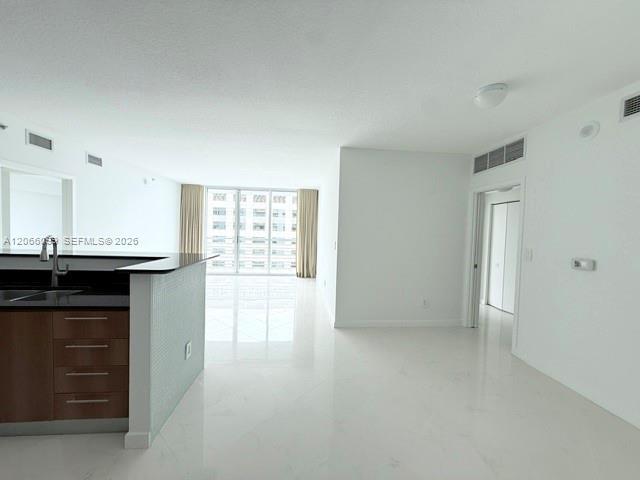 Photo - 335 S Biscayne Blvd Unidad 3408