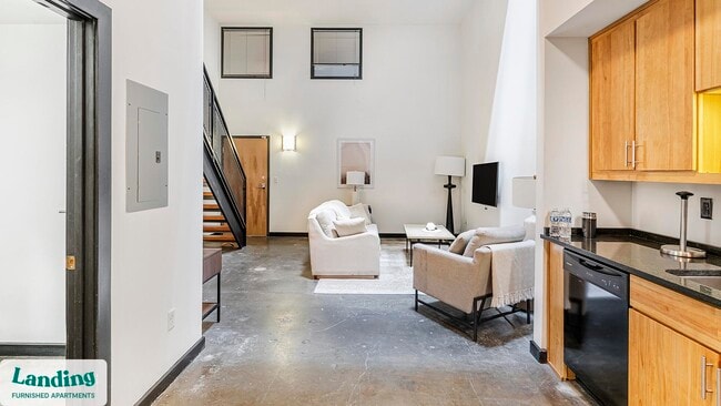 Photo - 700 Everett St Unit 2006.1404940