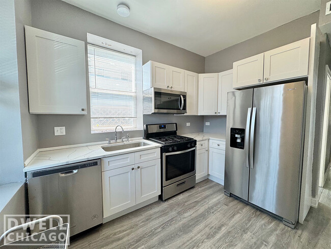 Photo - 1800 N Spaulding Ave Apartments Unit #1 - 2 Bed 2 Bath
